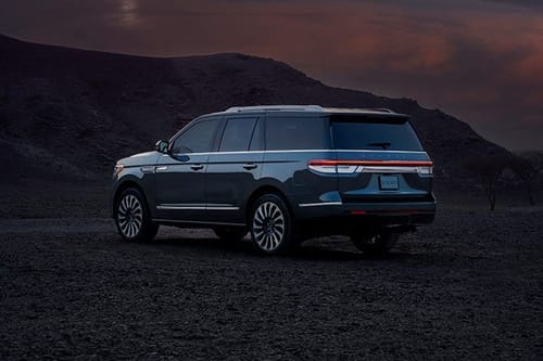 Rear Cross Side View of Lincoln Navigator