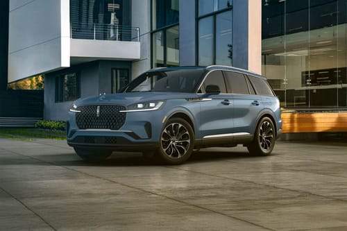 Lincoln  Aviator Front angle low view