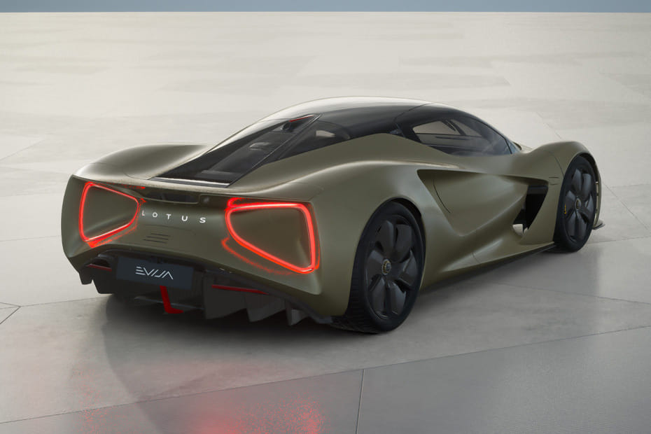 إيفيجا Rear angle view