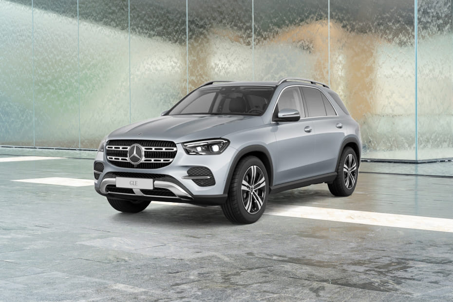 Mercedes-Benz GLE-Class Front angle low view