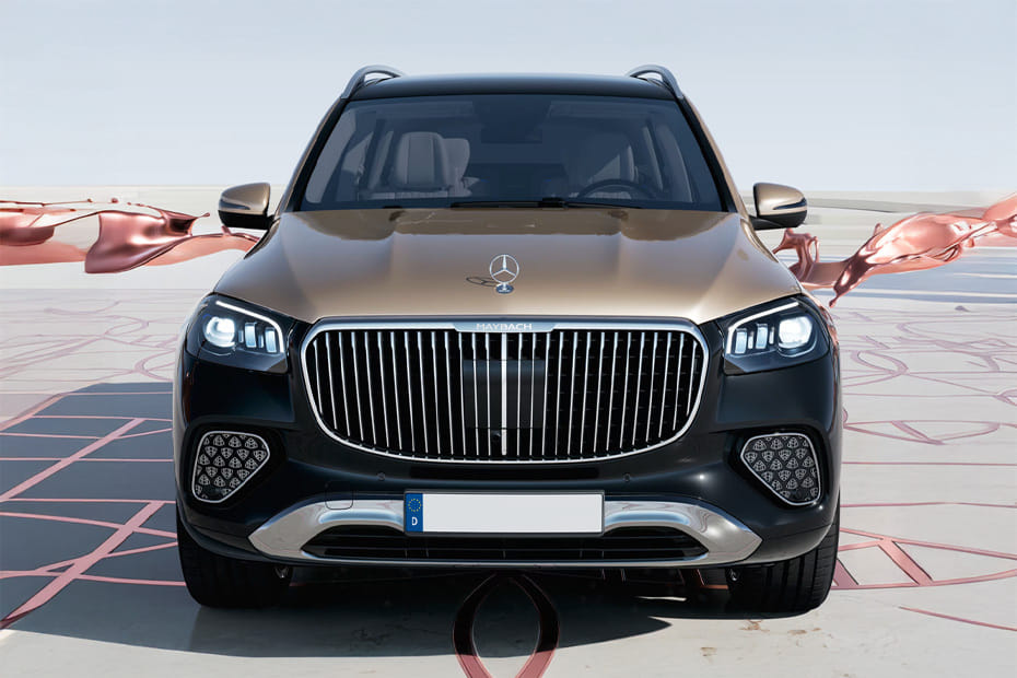 Full Front View of مايباخ جي إل إس