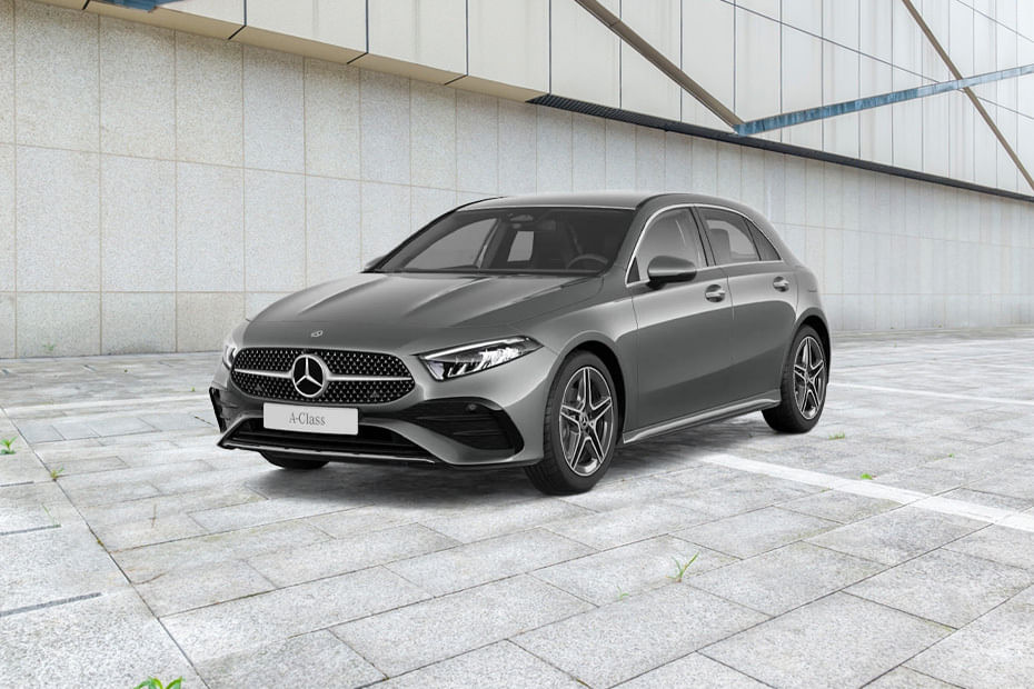 مرسيدس بنز  إيه إم جي إيه-كلاس Front angle low view