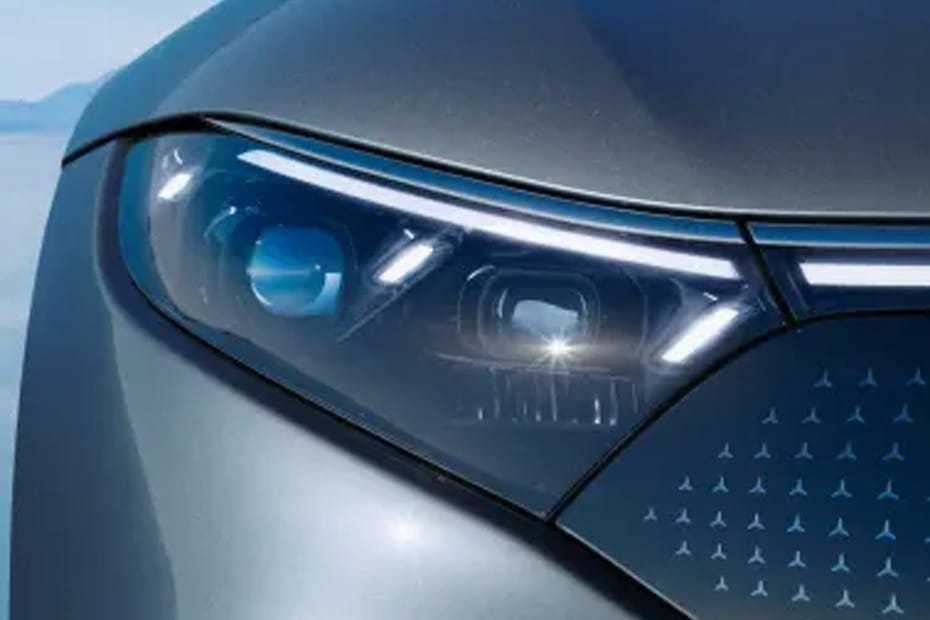 إيه إم جي إي كيو إس Headlight