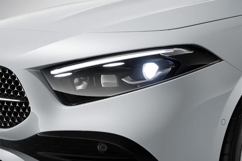 إيه إم جي إيه-كلاس سيدان Headlight