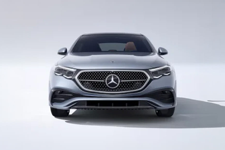 Full Front View of إيه إم جي إي-كلاس