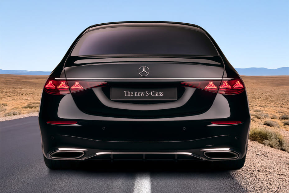 Full Rear View of مرسيدس بنز إس كلاس
