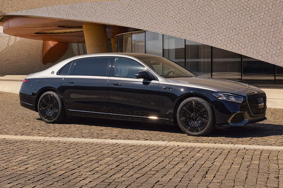 مايباخ إس كلاس 2027 Rear Medium Side View