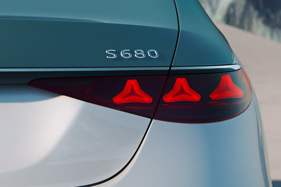 مايباخ إس كلاس 2027 Tail light