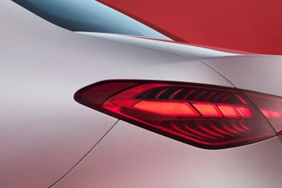 سى كلاس سيدان  Tail light
