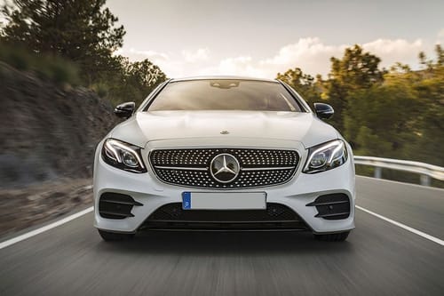 Full Front View of الفئة - إي كوبيه