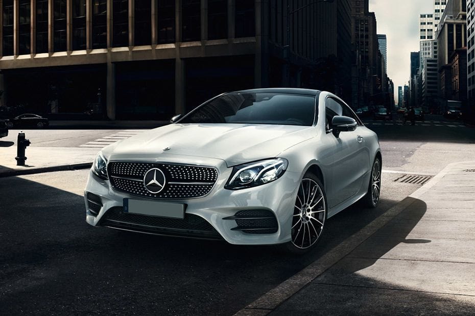 مرسيدس بنز الفئة - إي كوبيه Side Medium View