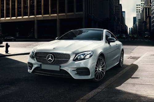 مرسيدس بنز الفئة - إي كوبيه Side Medium View