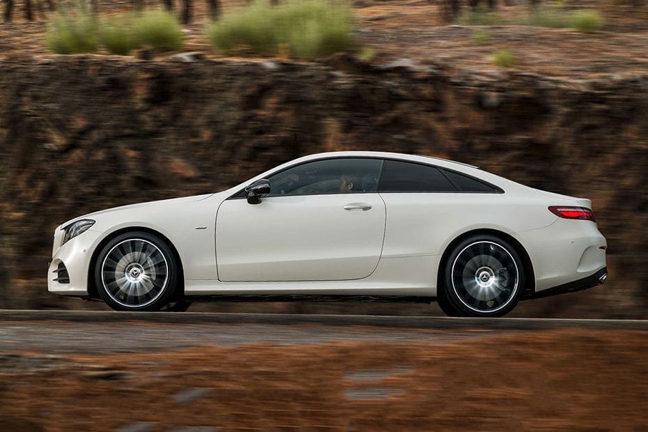 الفئة - إي كوبيه Side view