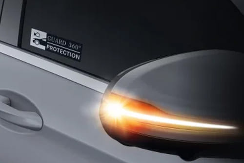 Mercedes-Benz GLC-Class Drivers Side Mirror Front Angle