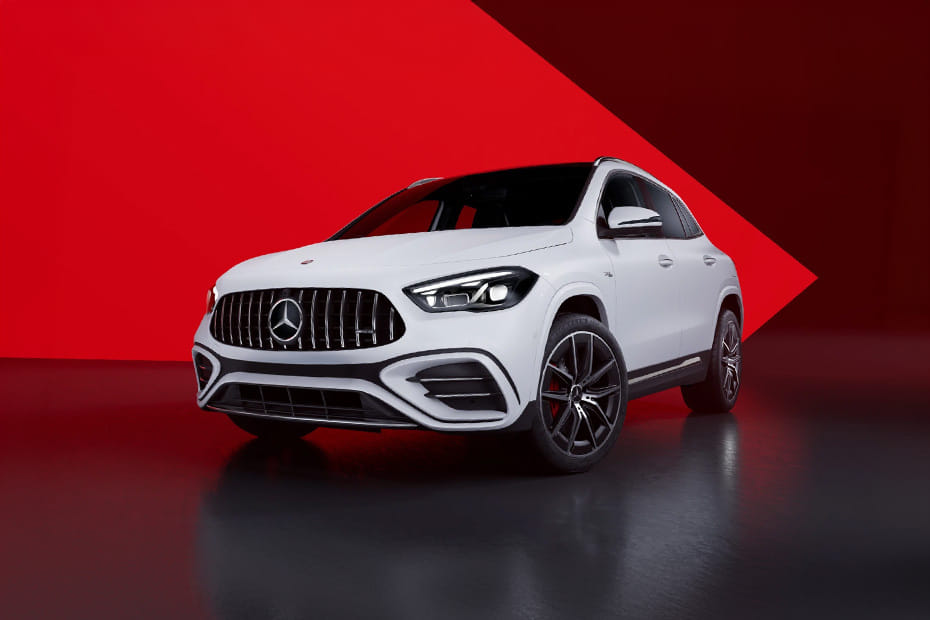 GLA-Class Front deep low Angle View