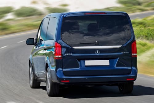 Rear Medium View of مرسيدس بنز الفئة V