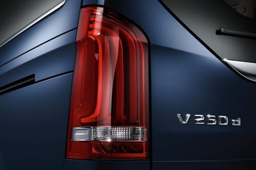 الفئة V Tail light
