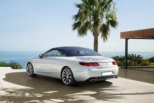 Rear Cross Side View of مرسيدس بنز الفئة أس كابريوليه