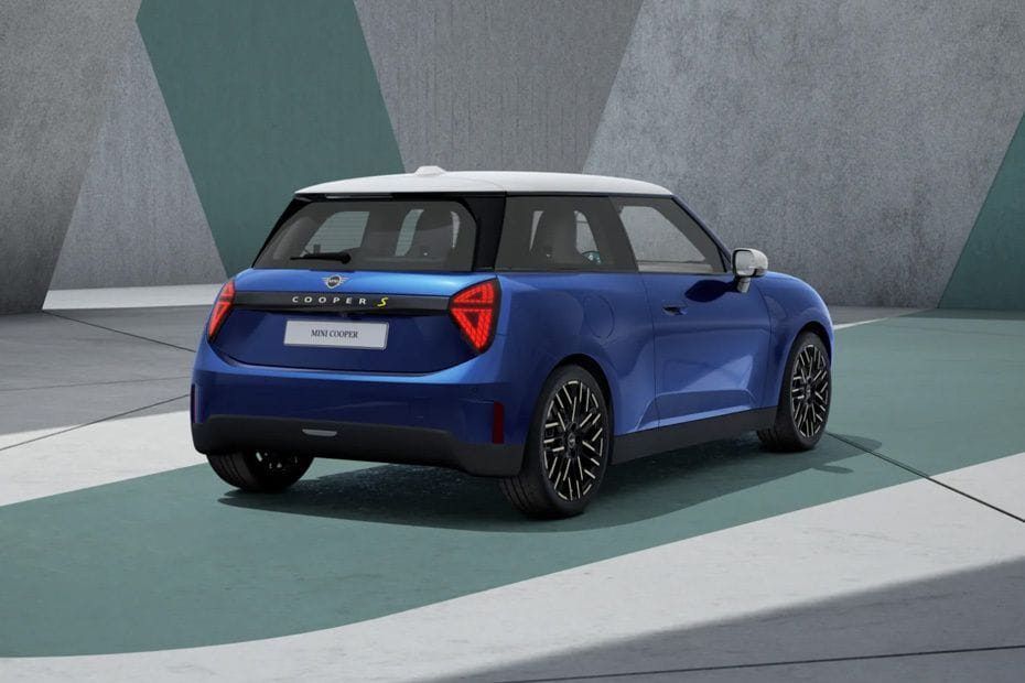 كوبر إلكتريك Rear angle view