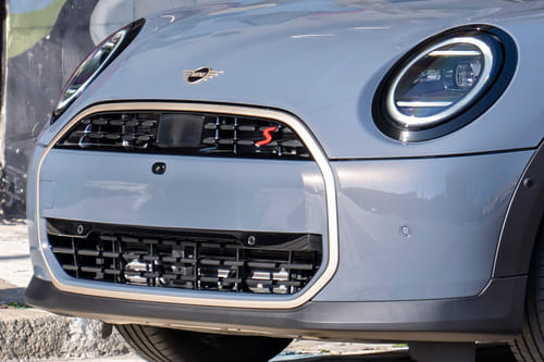 كونفرتيبل Grille View