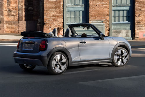 كونفرتيبل Rear angle view