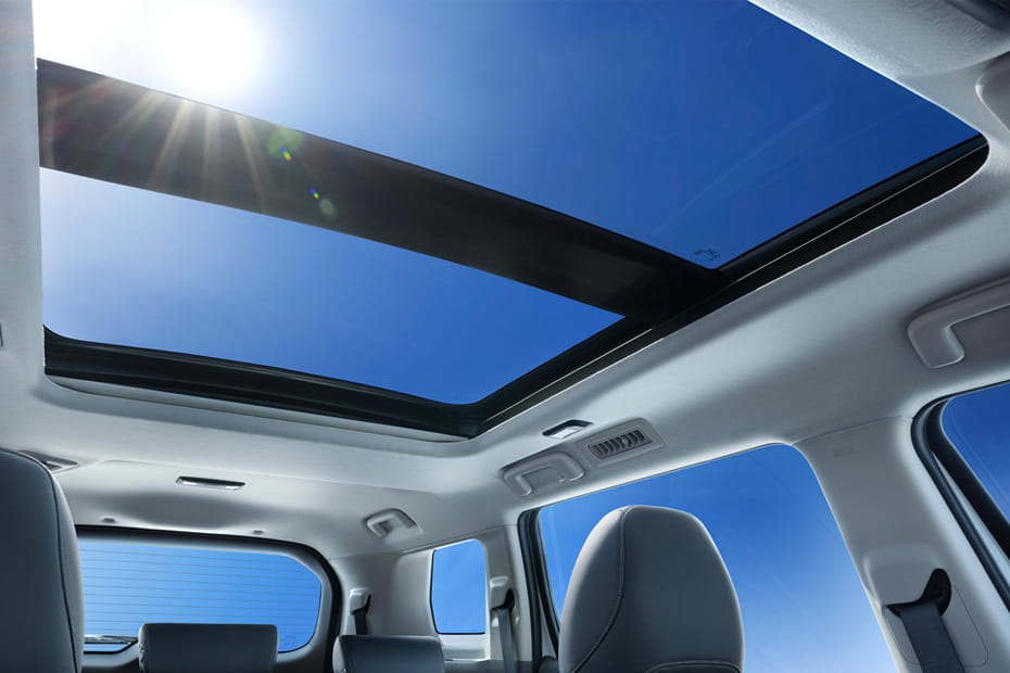 ميتسوبيشي ديستينيتور Sunroof Moonroof