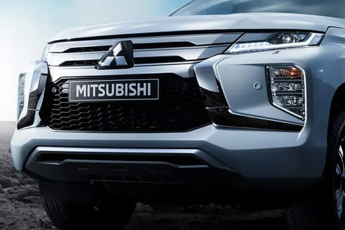 Pajero Sport Grille View