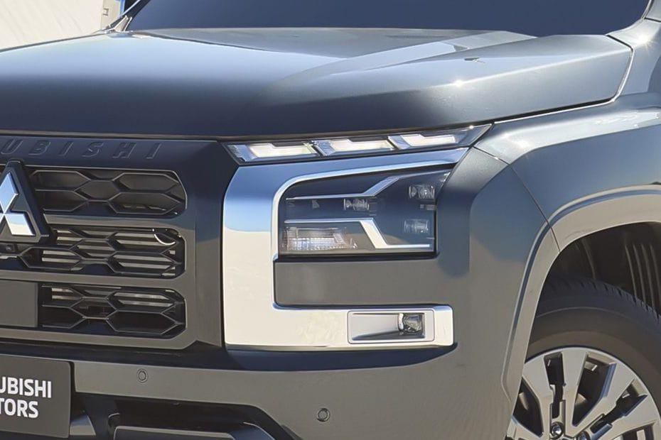 L200 Headlight