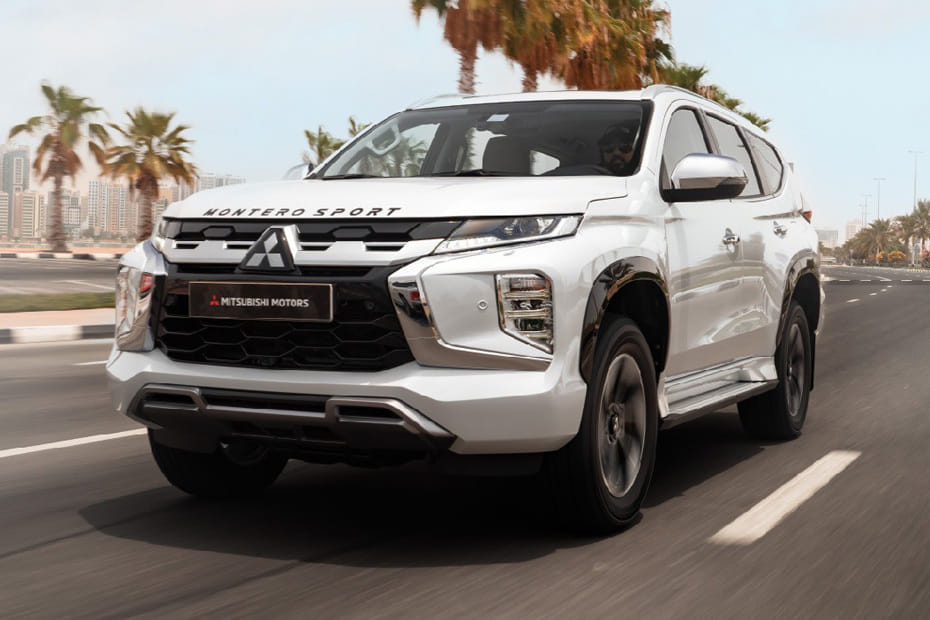 Mitsubishi Montero Sport Front Side View