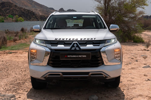 Full Front View of مونتيرو سبورت