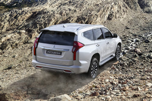 مونتيرو سبورت Rear angle view