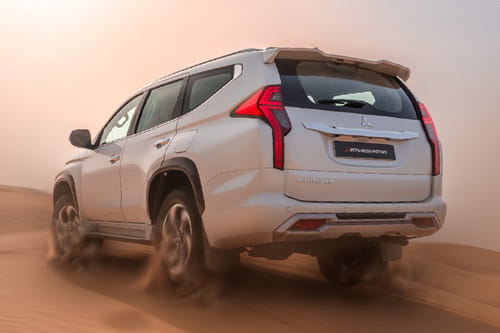 Rear Medium View of ميتسوبيشي مونتيرو سبورت