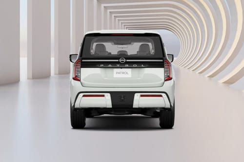 Full Rear View of نيسان باترول 