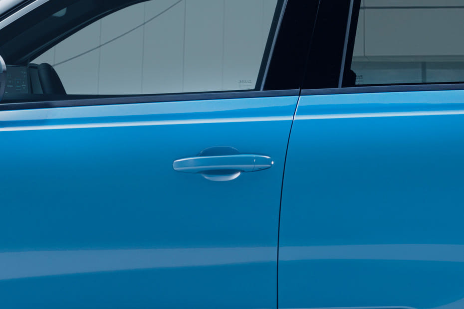 ميكرا إي في Door handle