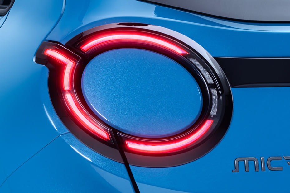 ميكرا إي في Tail light