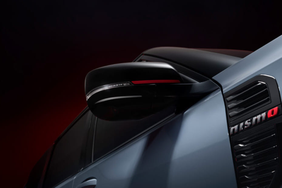 نيسان باترول نيسمو Drivers Side Mirror Front Angle