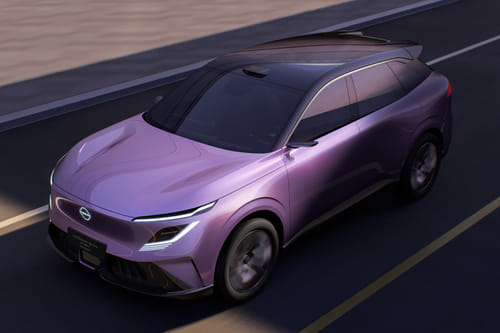 نيسان أوربان SUV بي إتش إي في Front Side View