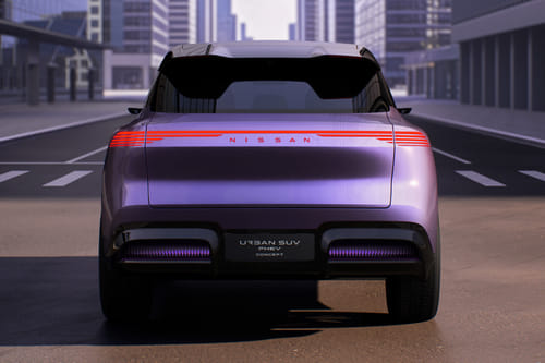 Full Rear View of نيسان أوربان SUV بي إتش إي في