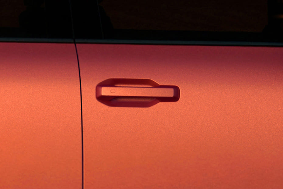تيرانو بي إتش إي في Door handle