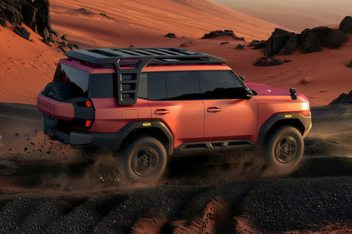 تيرانو بي إتش إي في Rear Medium Side View