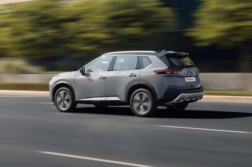 Nissan X-Trail Front Side View