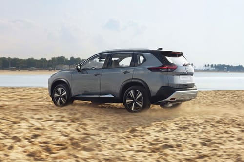 Rear Cross Side View of Nissan X-Trail