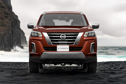 Full Front View of  إسكتيرا 