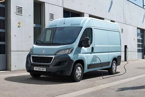 Peugeot Boxer Side Medium View