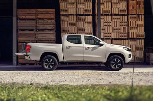 Landtrek Medium Angle Front View