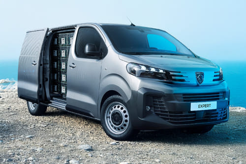 Peugeot Expert Front Cross Side View