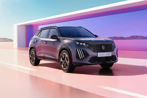 Peugeot 2008 Front Medium View