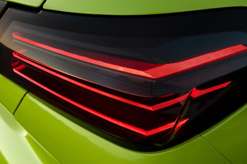 إي 208 Tail light