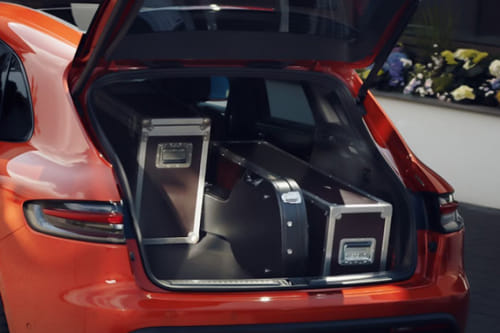 Trunk Open Closer View of ماكان