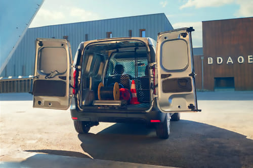 Trunk Open Closer View of إكسبريس فان